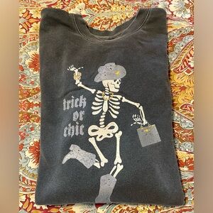 Living Fully - Mallory Ervin - Halloween - Large - EUC